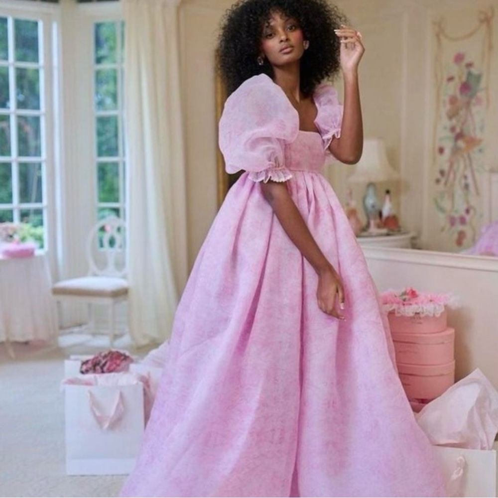 Selkie Pink Porcelain Puff Gown